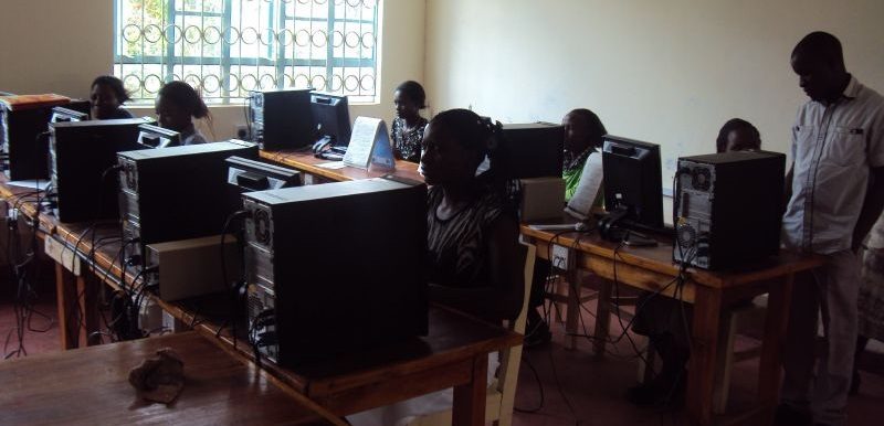 Computer-Labs-e1464959043474